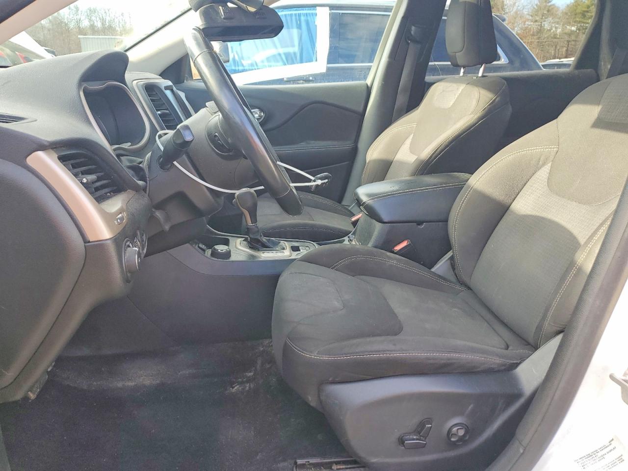 2015 JEEP CHEROKEE LATITUDE photo 7