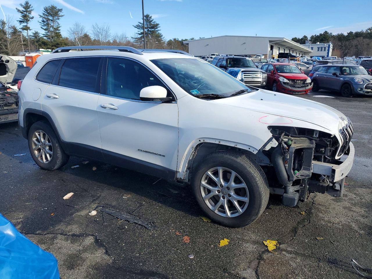2015 JEEP CHEROKEE LATITUDE photo 4