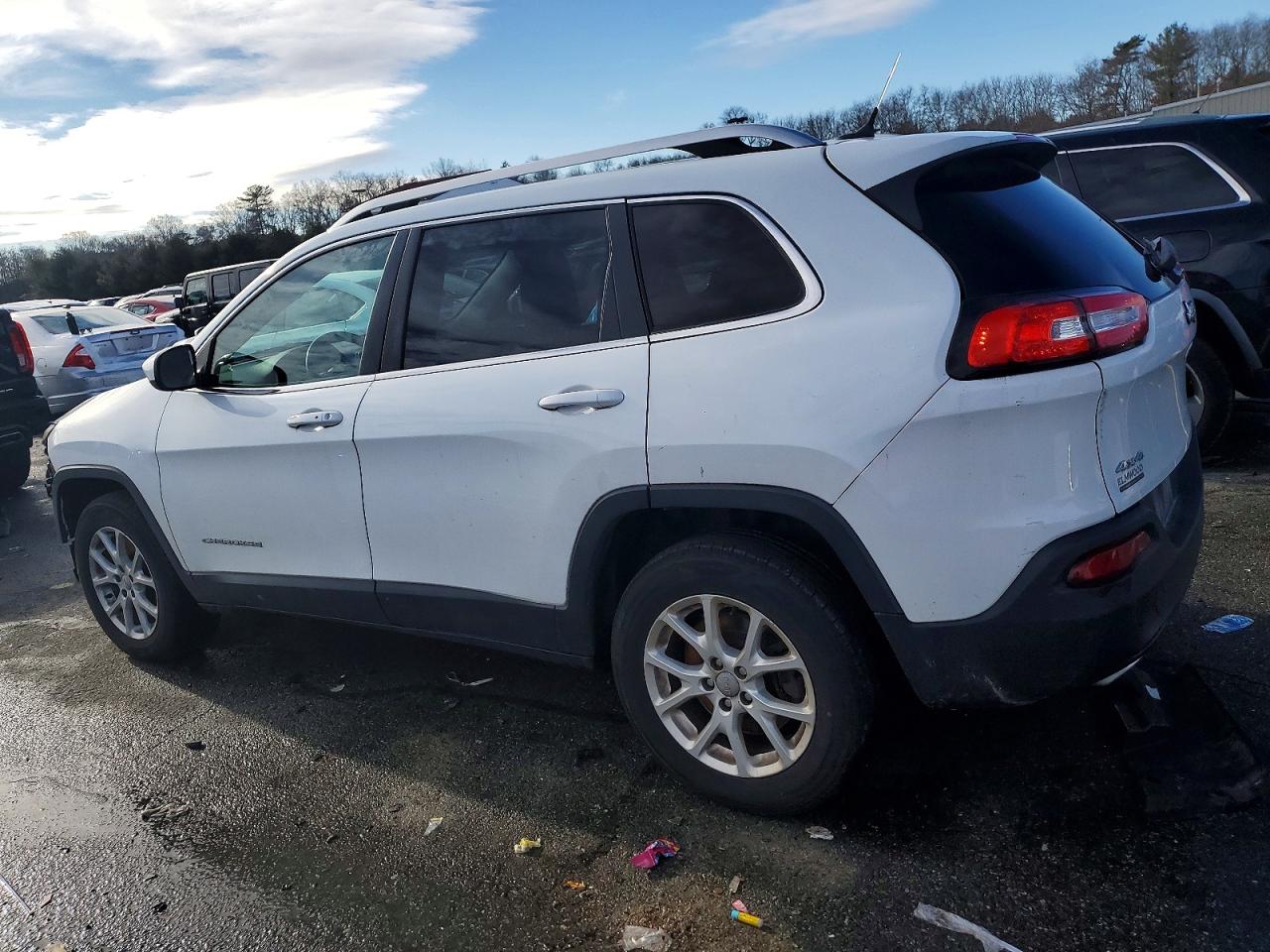 2015 JEEP CHEROKEE LATITUDE photo 2