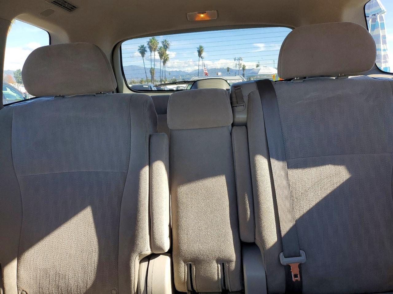 2012 TOYOTA HIGHLANDER BASE photo 10
