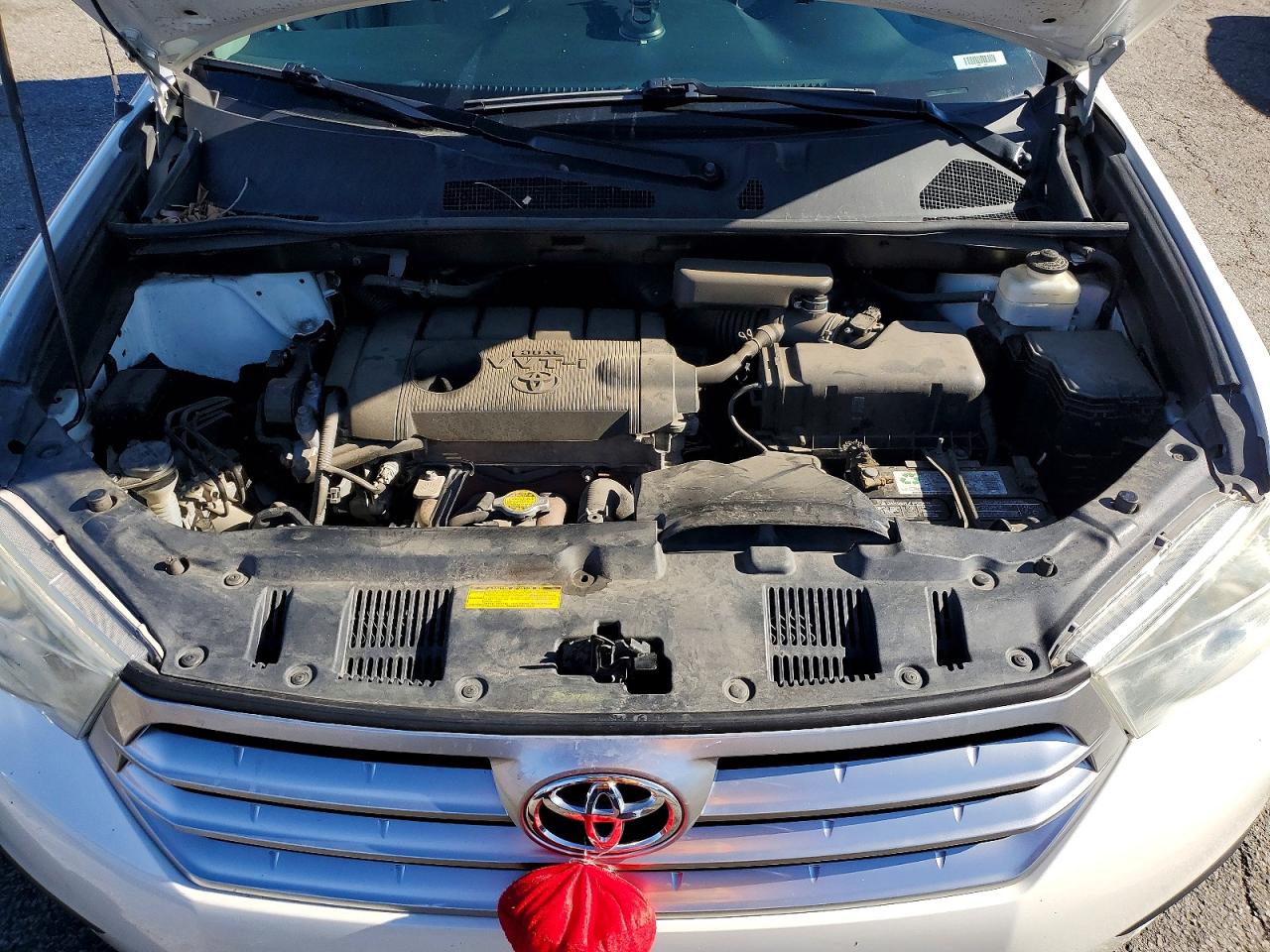 2012 TOYOTA HIGHLANDER BASE photo 12