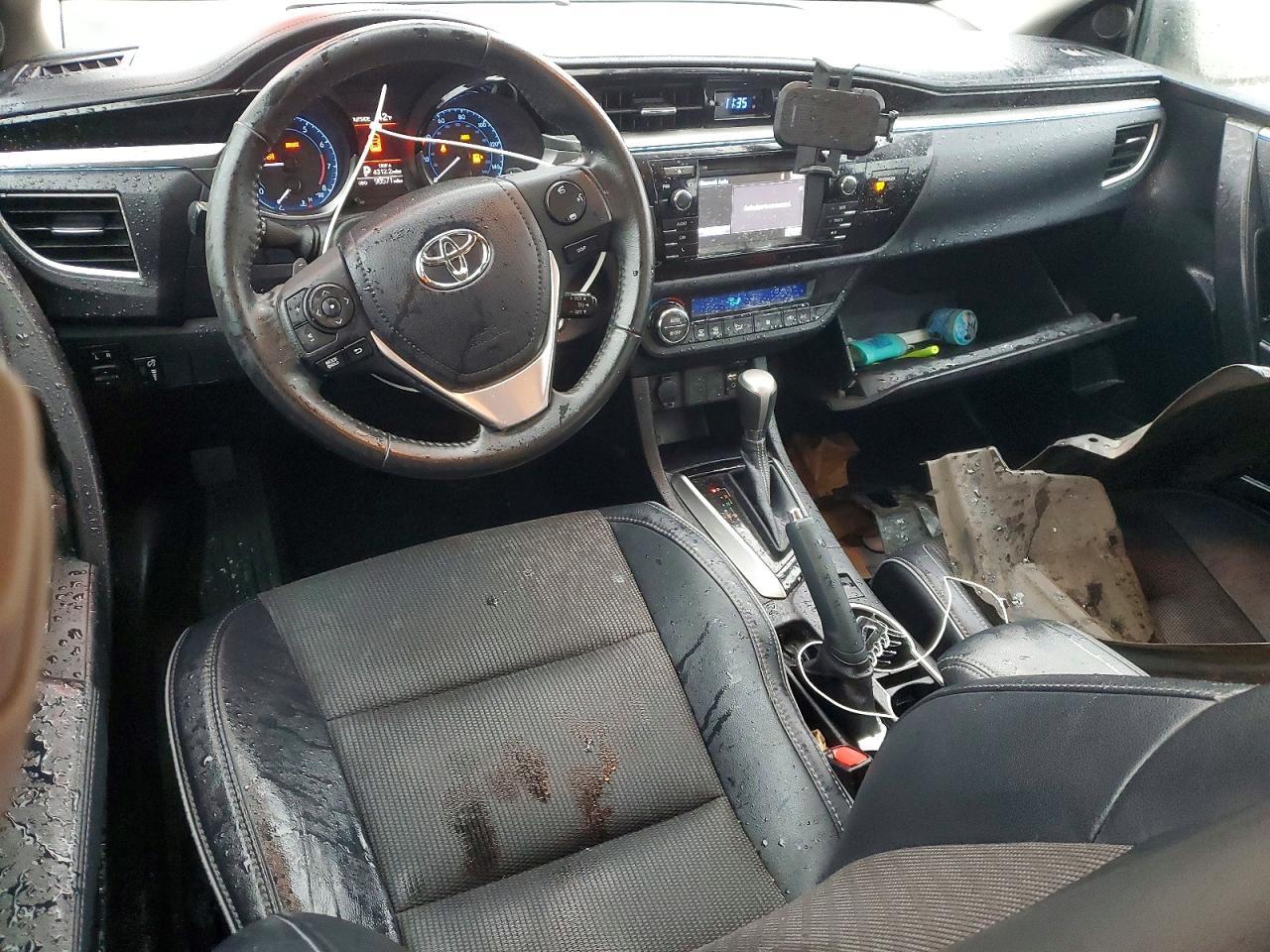 2015 TOYOTA COROLLA L photo 8