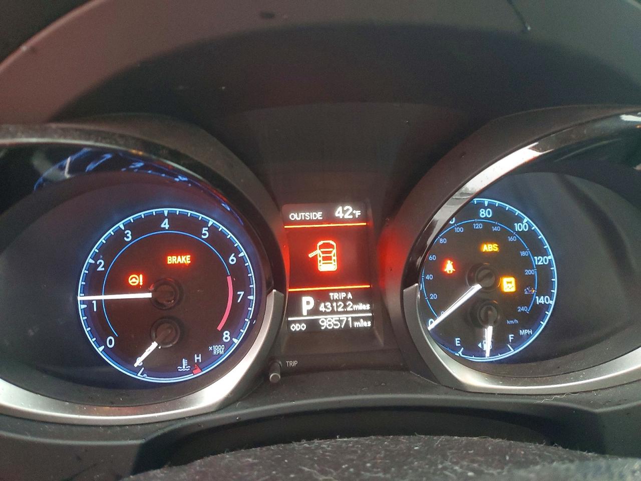 2015 TOYOTA COROLLA L photo 9