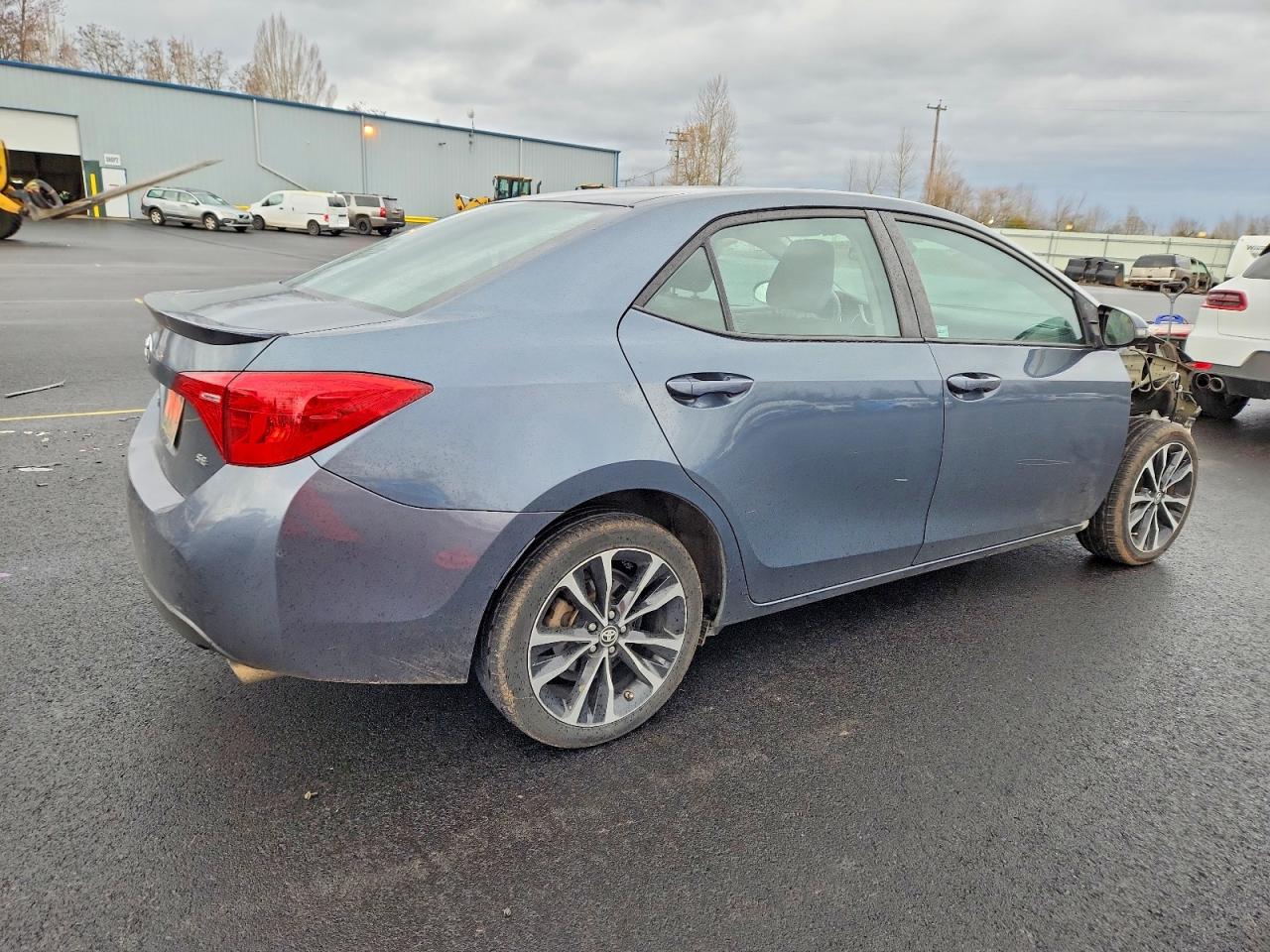 2017 TOYOTA COROLLA L photo 3