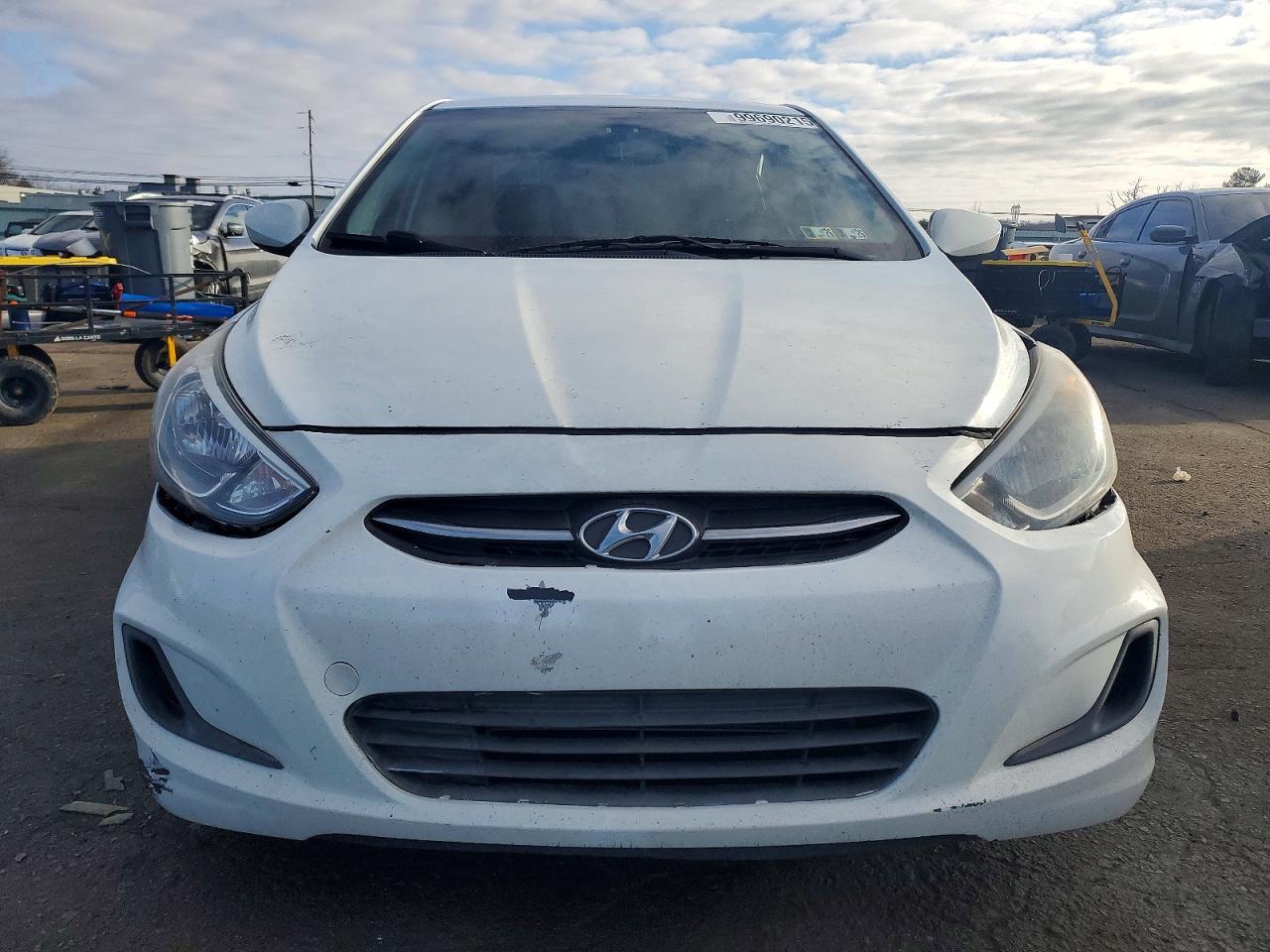 2016 HYUNDAI ACCENT SE photo 5