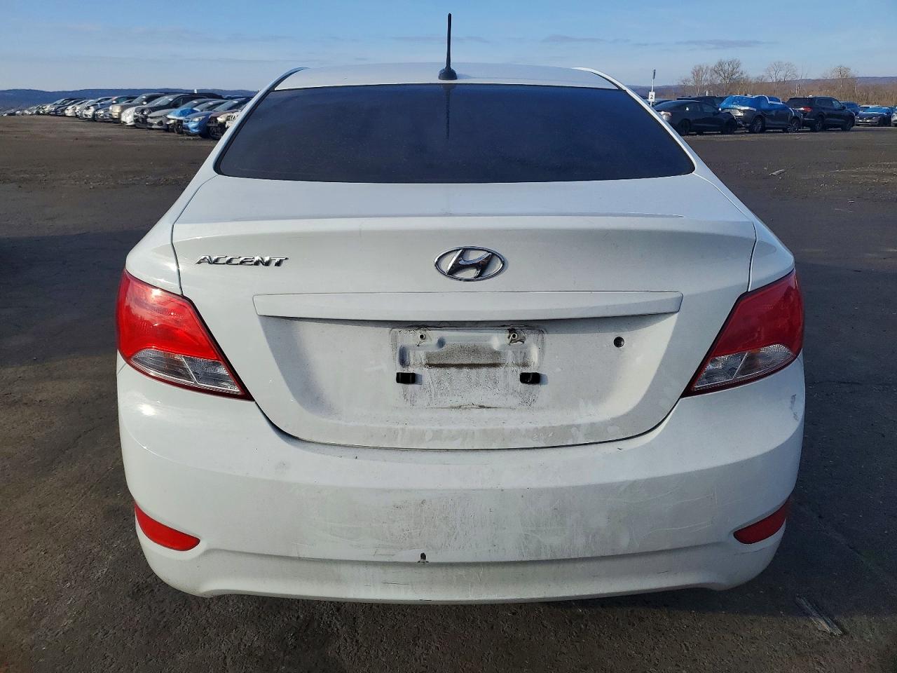 2016 HYUNDAI ACCENT SE photo 6