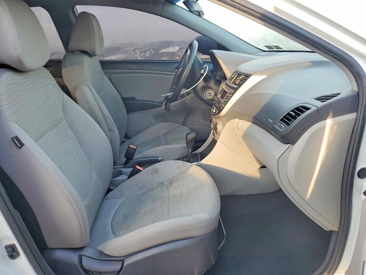 2016 HYUNDAI ACCENT SE photo 7