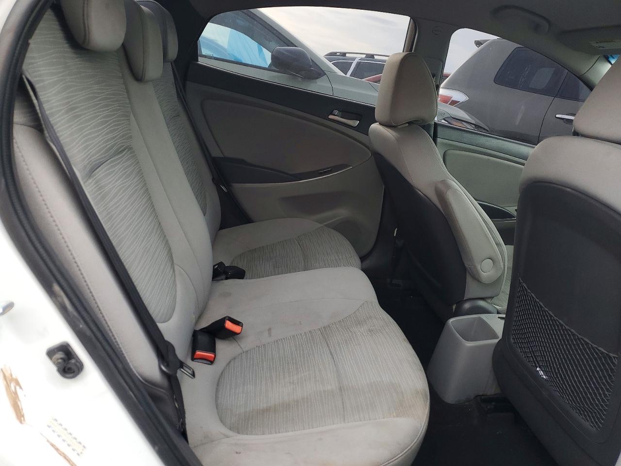 2016 HYUNDAI ACCENT SE photo 10