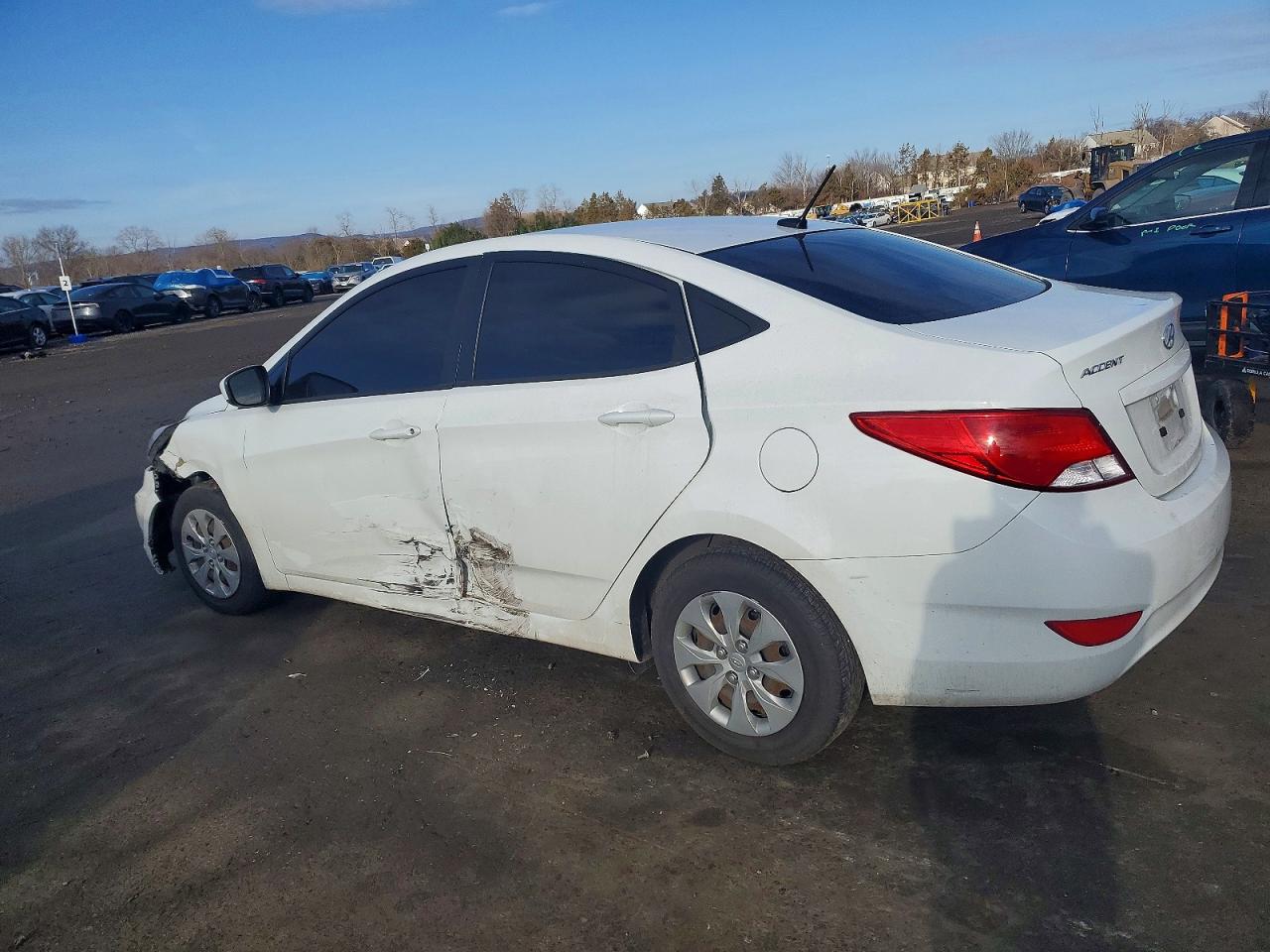2016 HYUNDAI ACCENT SE photo 2