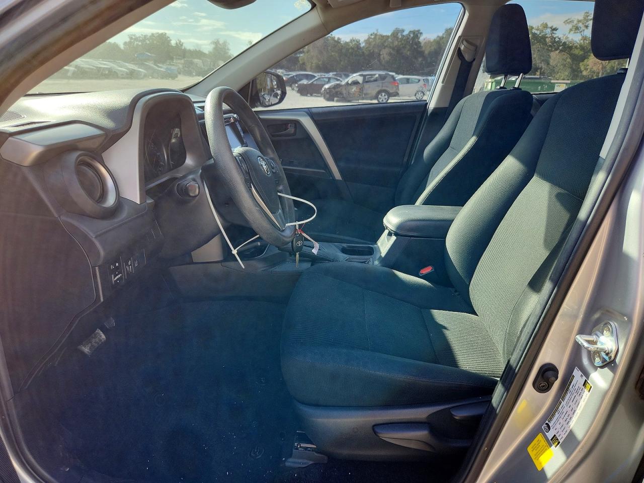 2018 TOYOTA RAV4 LE photo 7