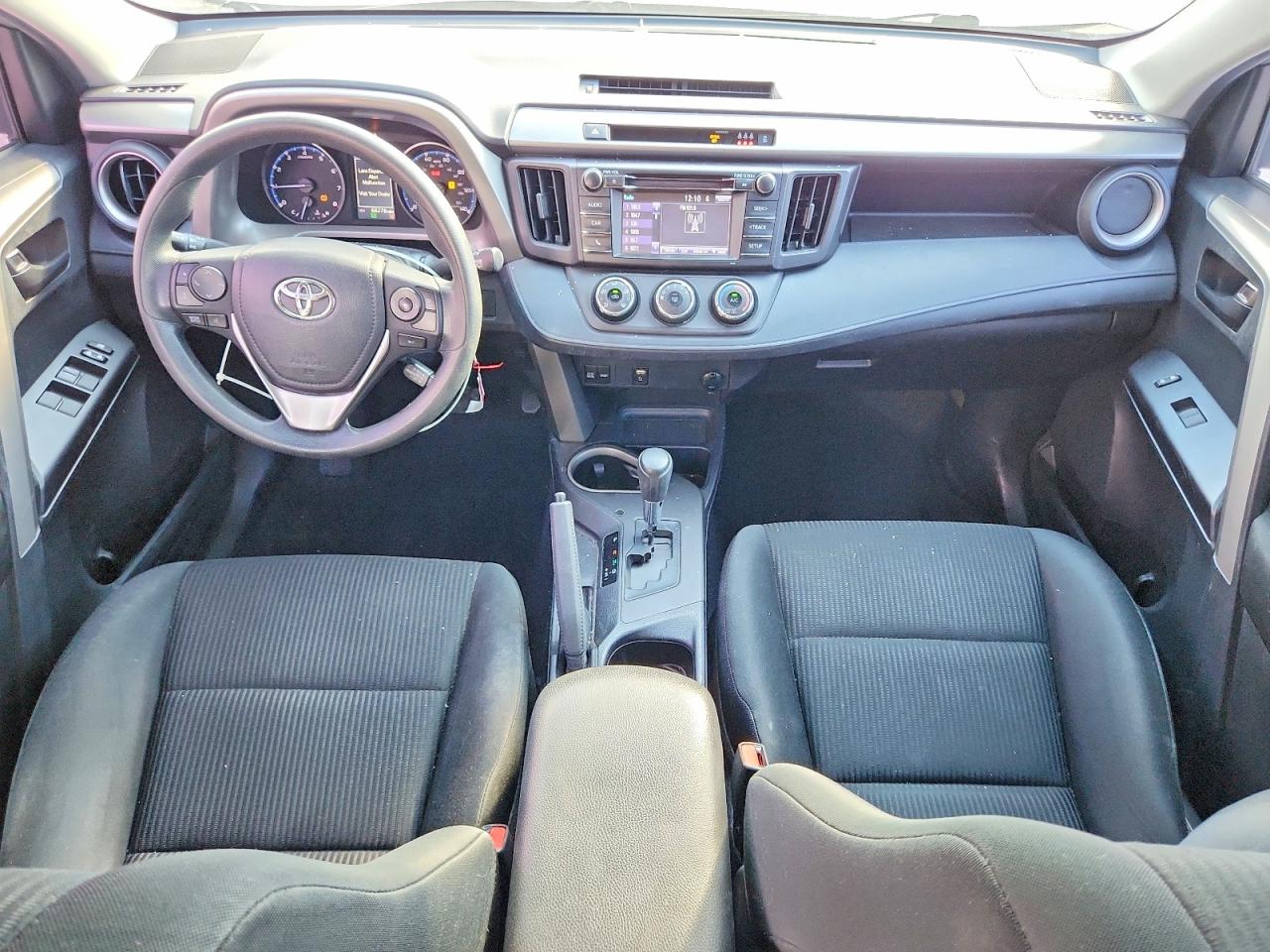 2018 TOYOTA RAV4 LE photo 8