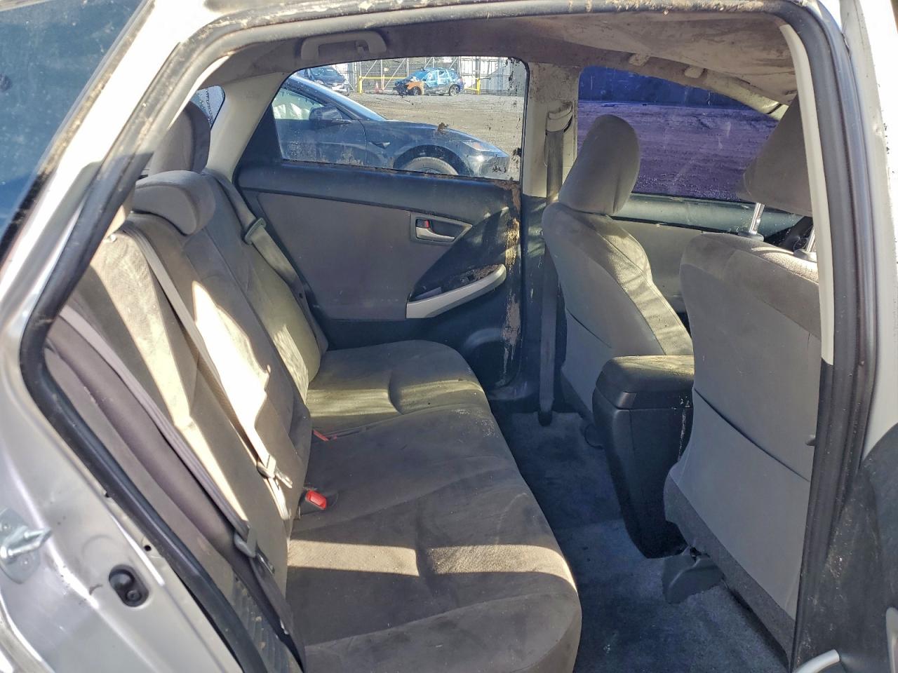 2015 TOYOTA PRIUS photo 10