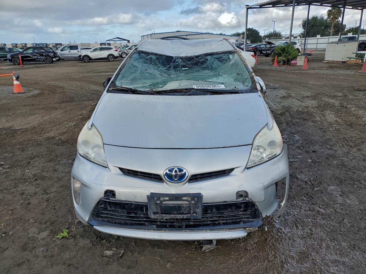 2015 TOYOTA PRIUS photo 5