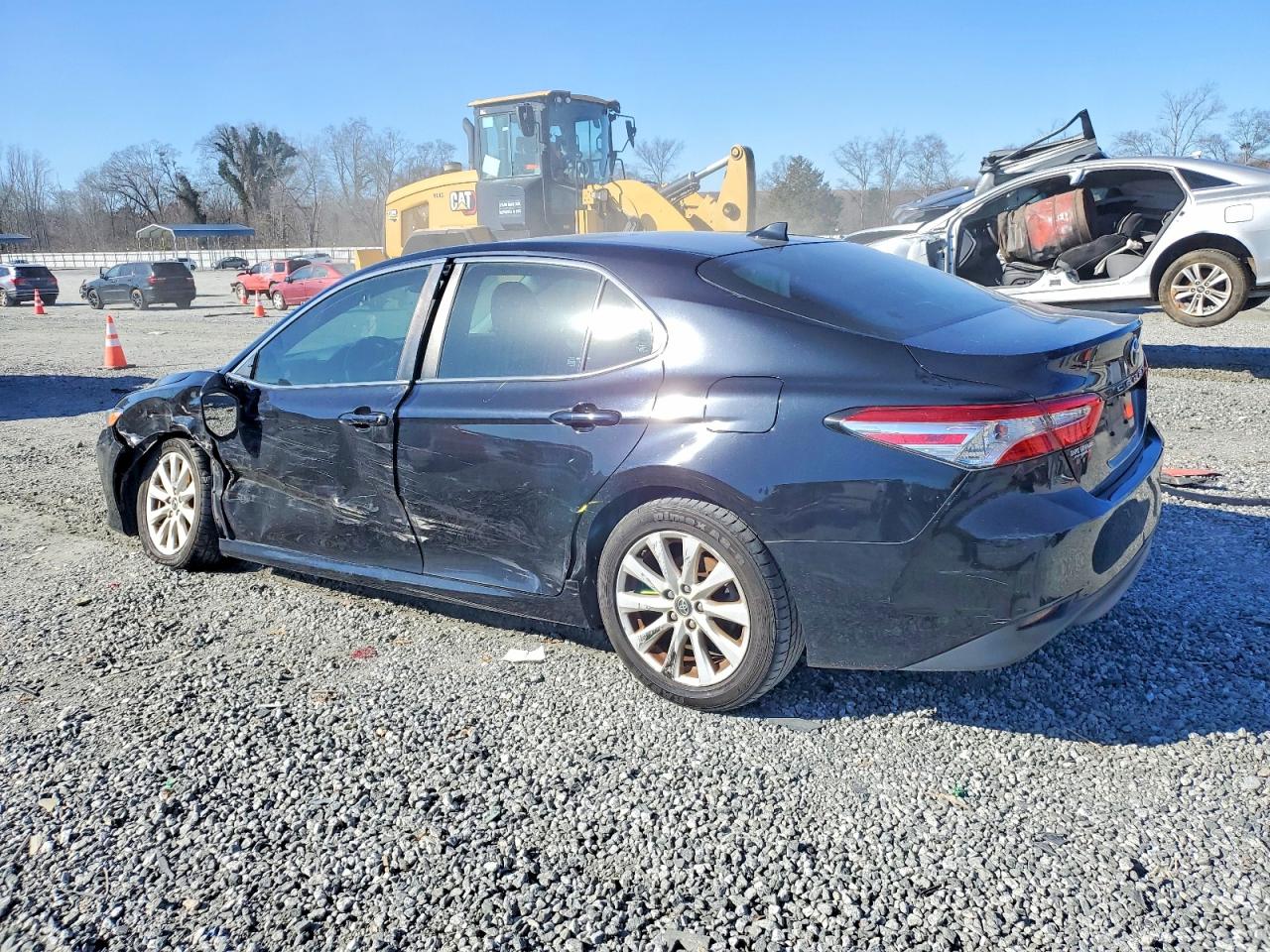 2019 TOYOTA CAMRY L photo 3