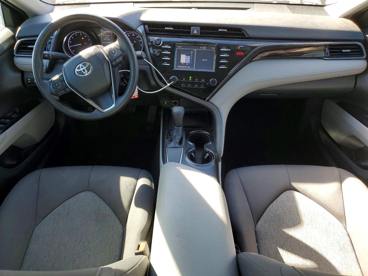 2019 TOYOTA CAMRY L photo 15