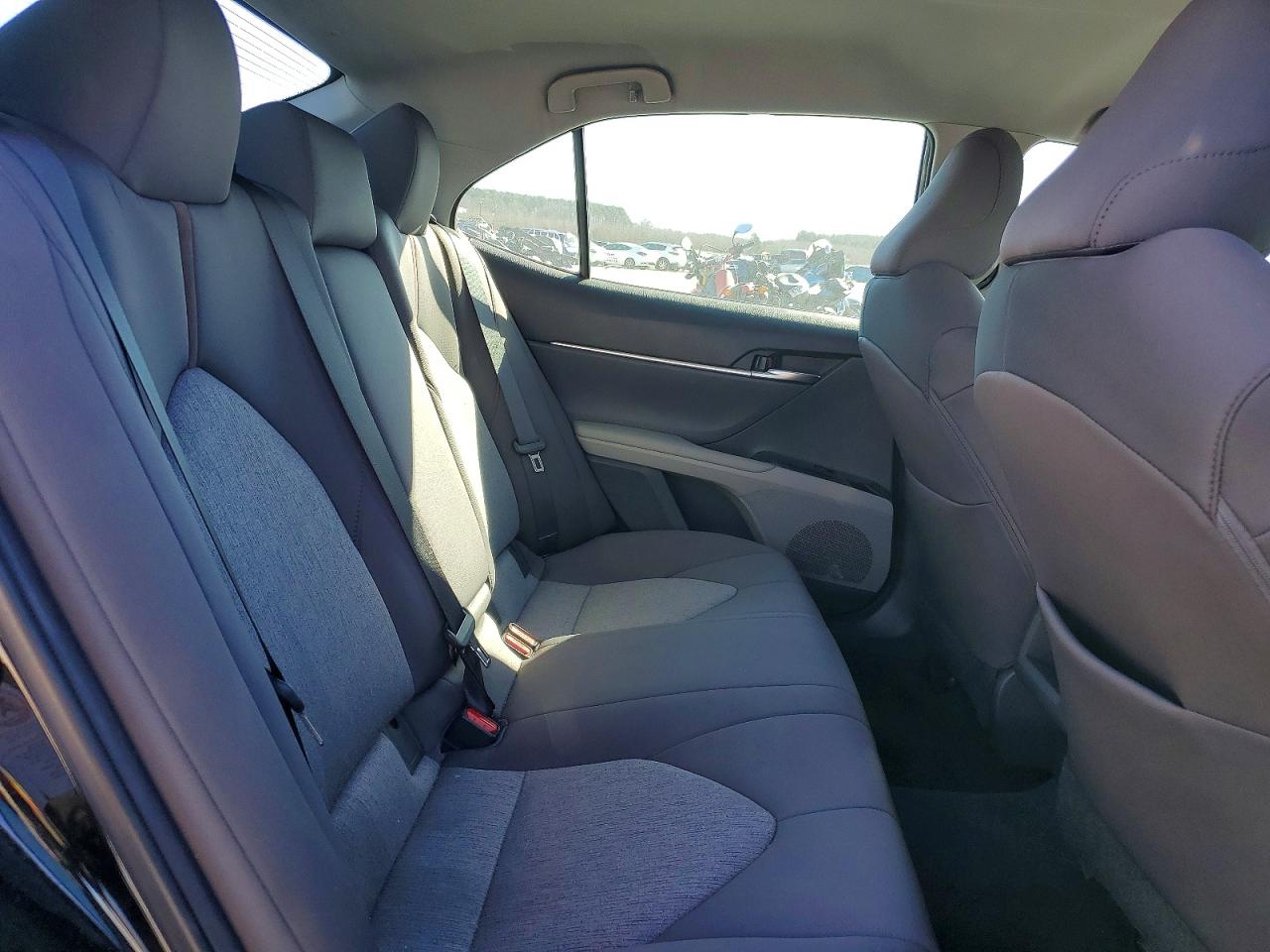 2019 TOYOTA CAMRY L photo 19