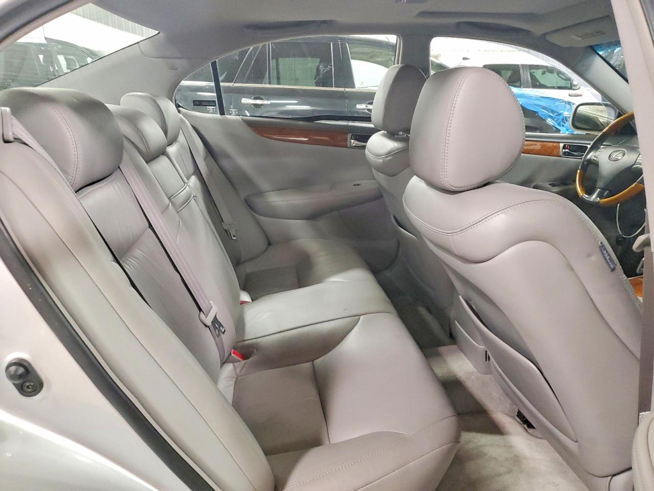2005 LEXUS ES 330 photo 10