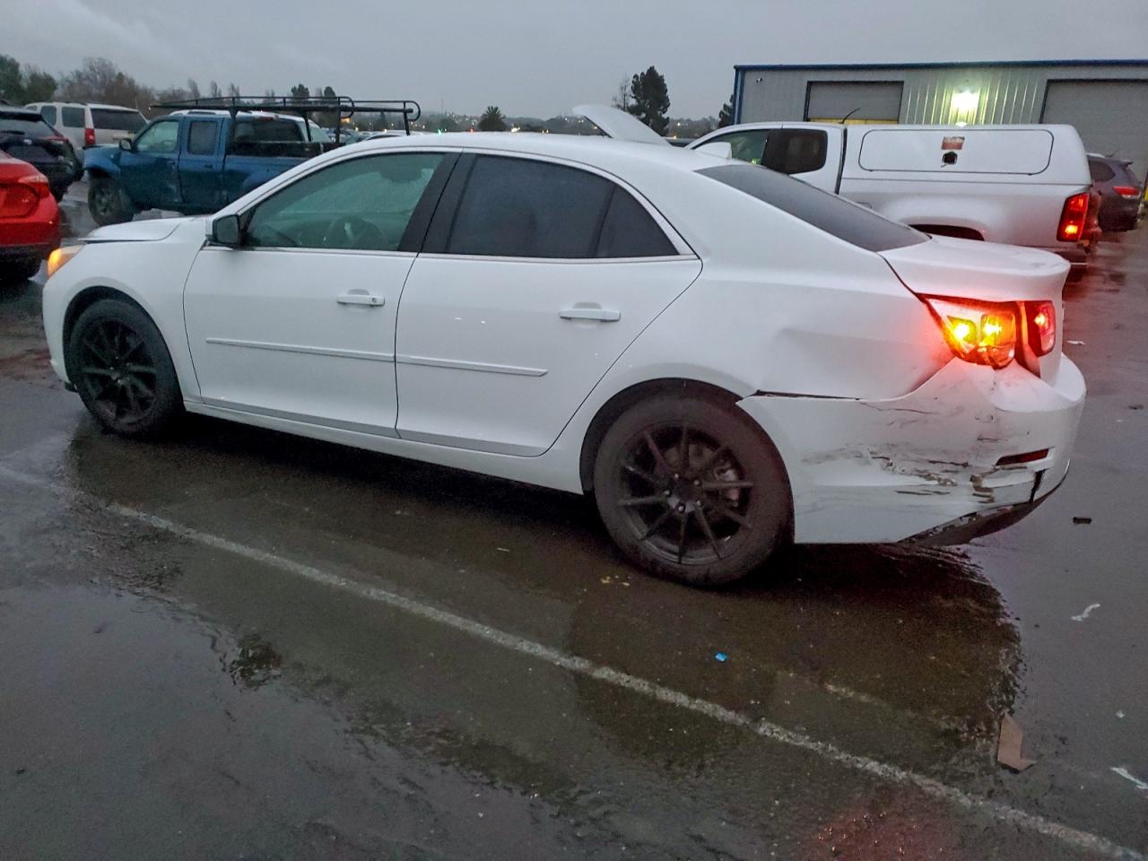 2013 CHEVROLET MALIBU 1LT photo 2