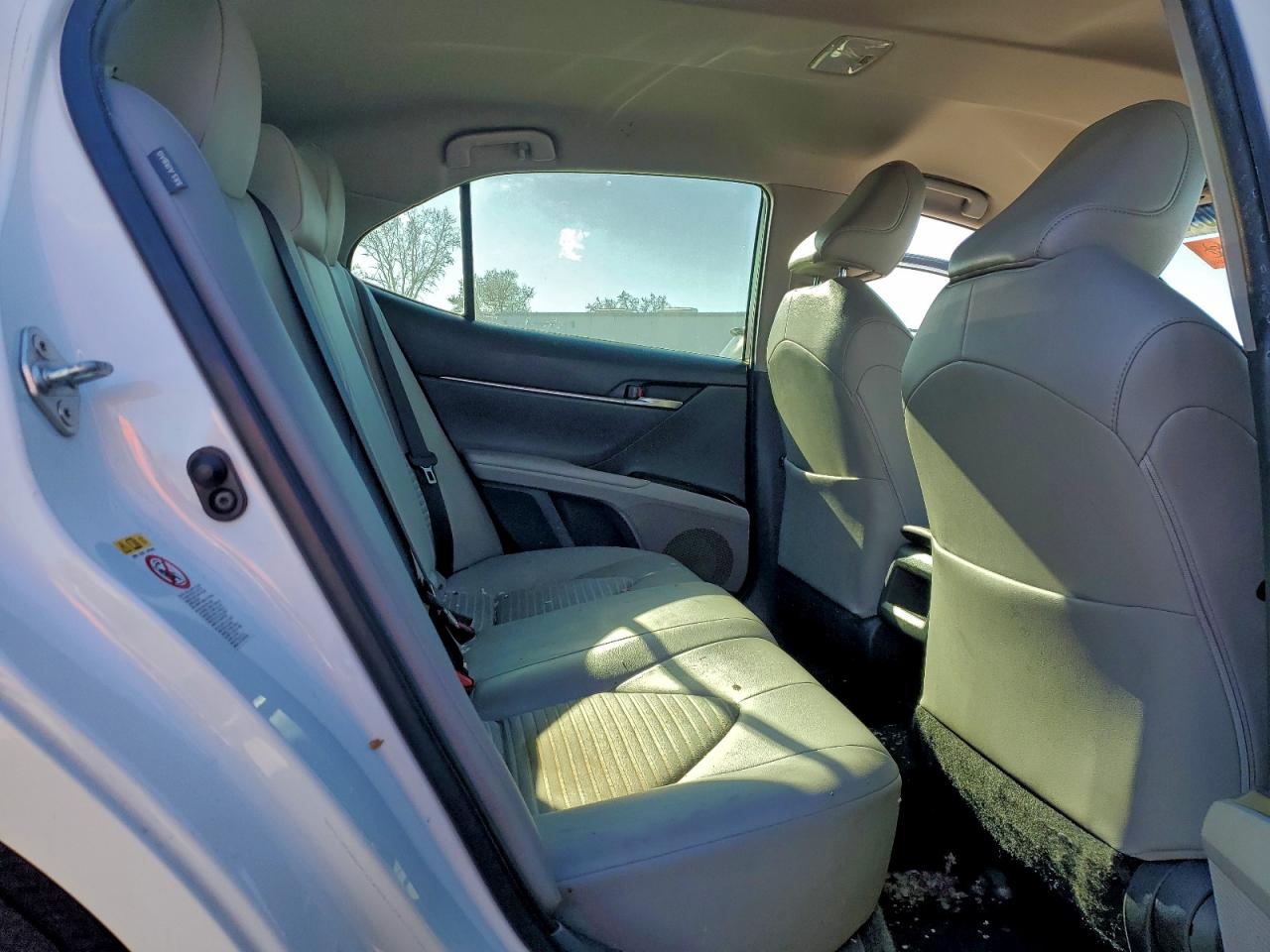 2018 TOYOTA CAMRY L photo 10