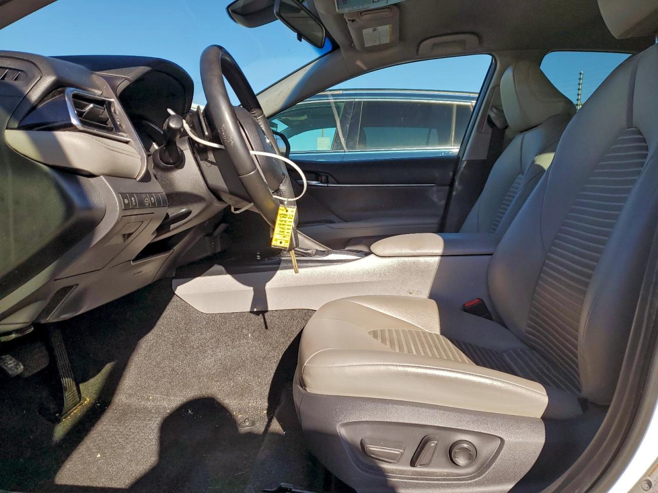 2018 TOYOTA CAMRY L photo 7