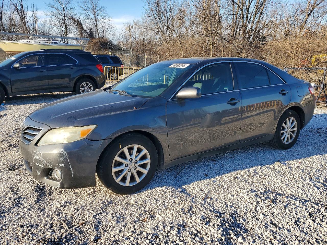 2011 TOYOTA CAMRY