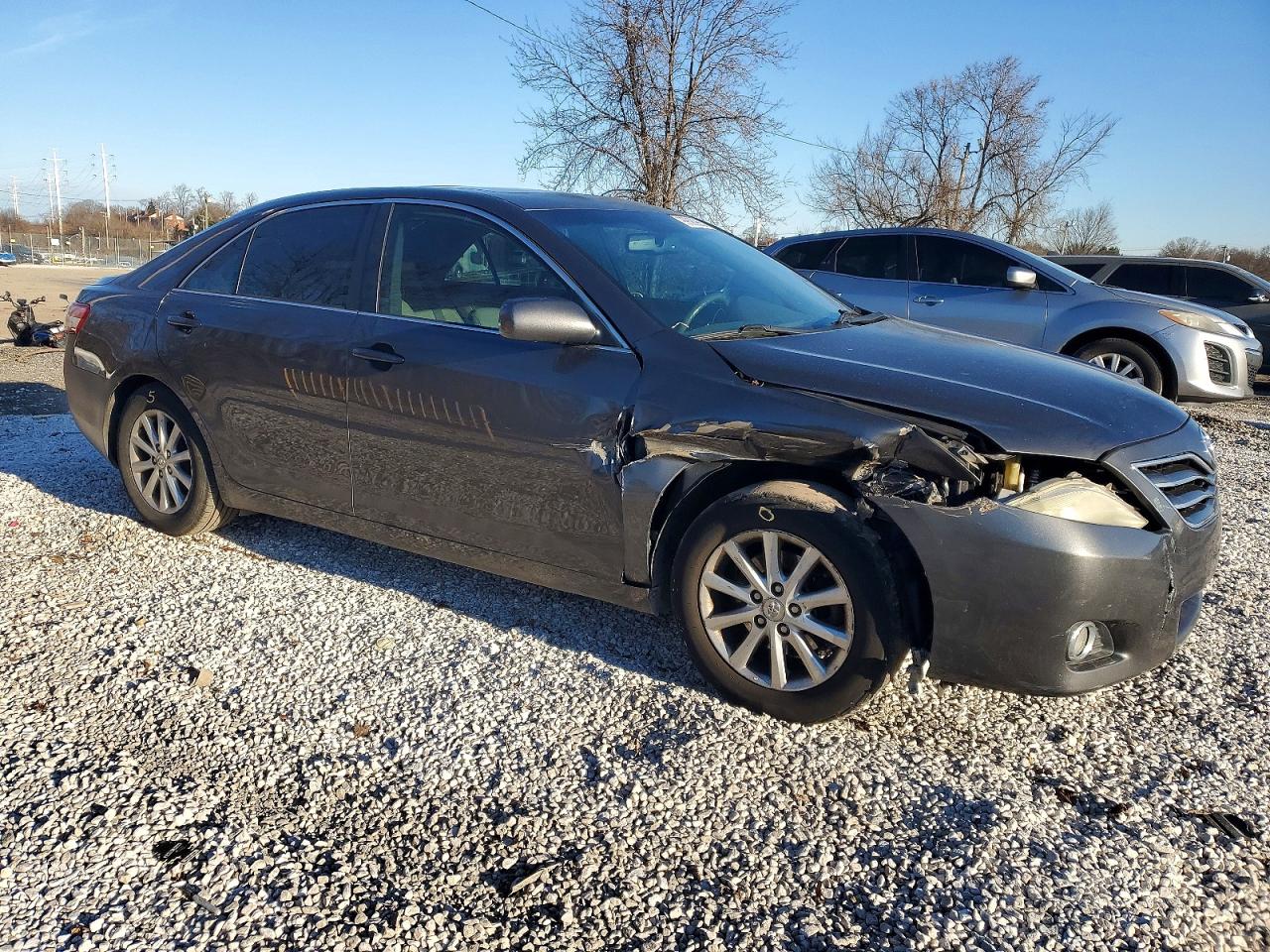 2011 TOYOTA CAMRY BASE photo 4