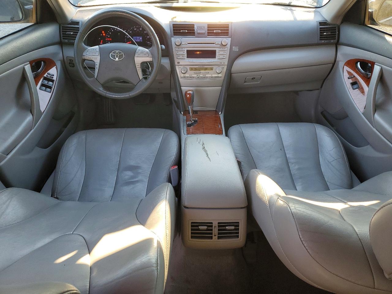 2011 TOYOTA CAMRY BASE photo 8