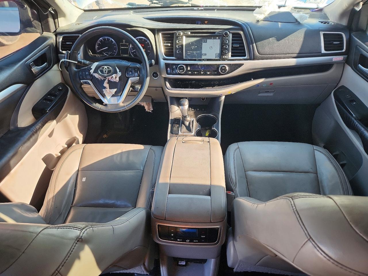 2016 TOYOTA HIGHLANDER XLE photo 8