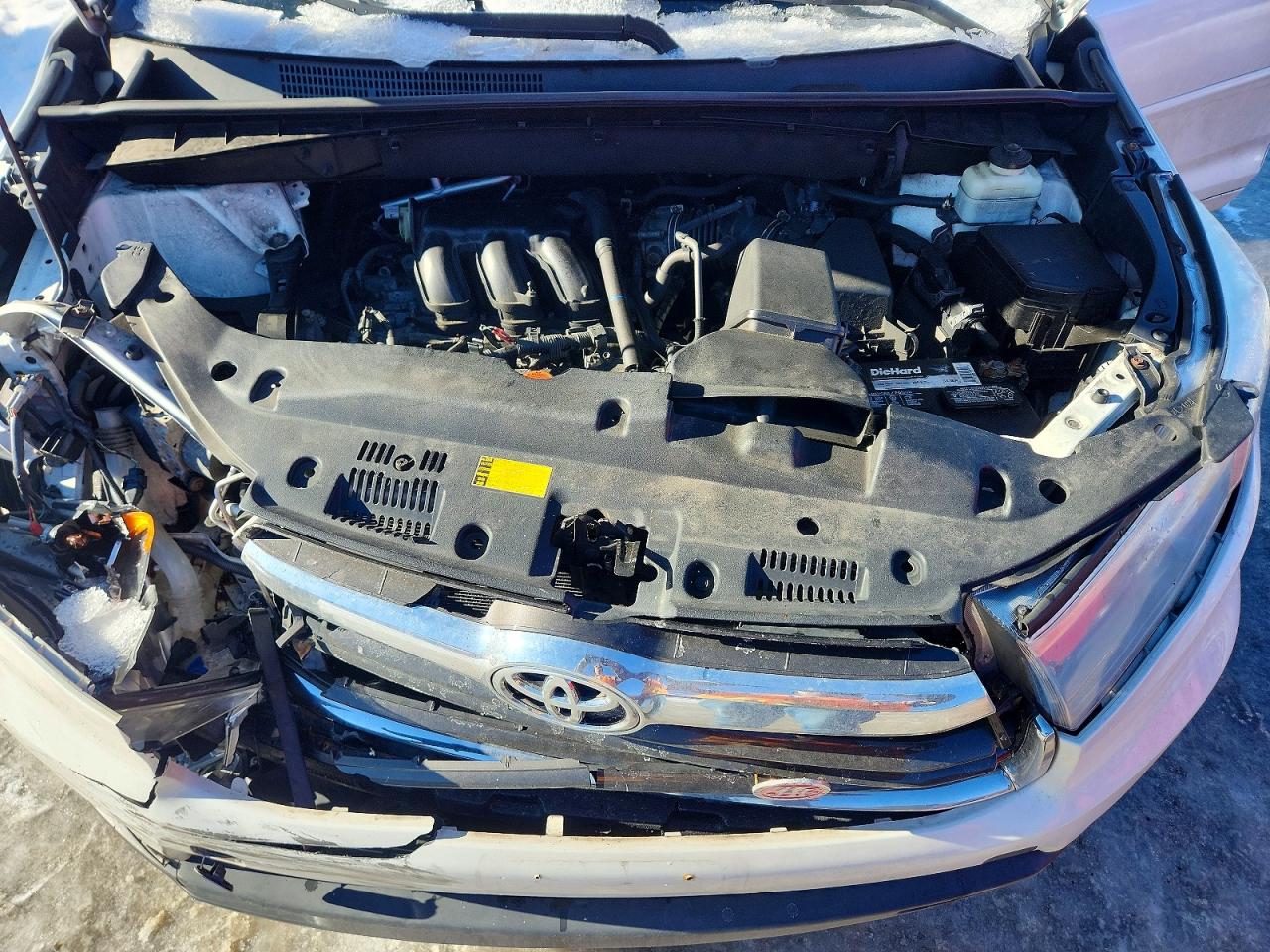 2016 TOYOTA HIGHLANDER XLE photo 12
