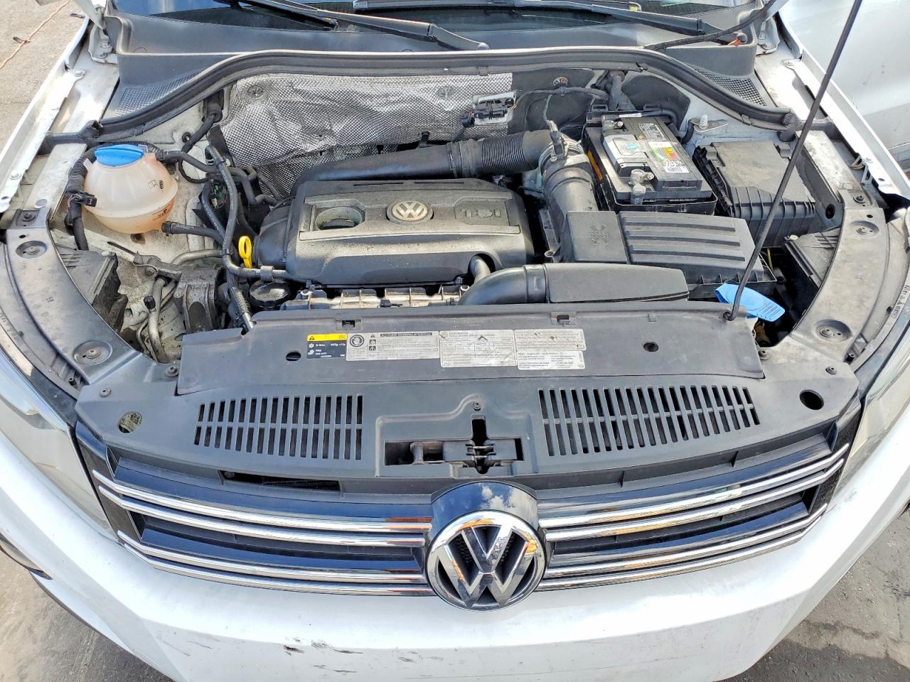 2016 VOLKSWAGEN TIGUAN S photo 12