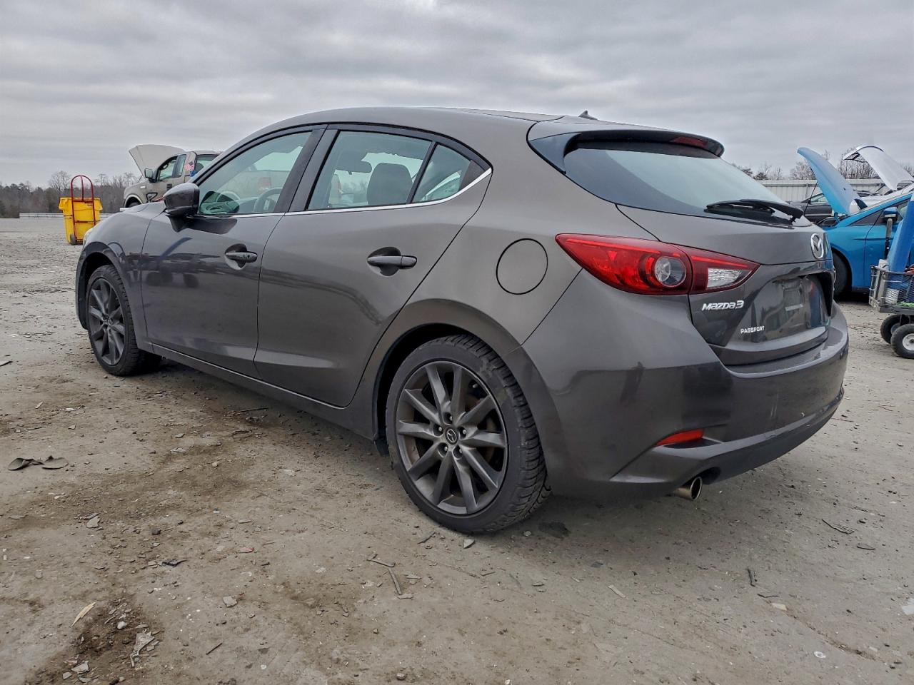 2018 MAZDA 3 TOURING photo 2