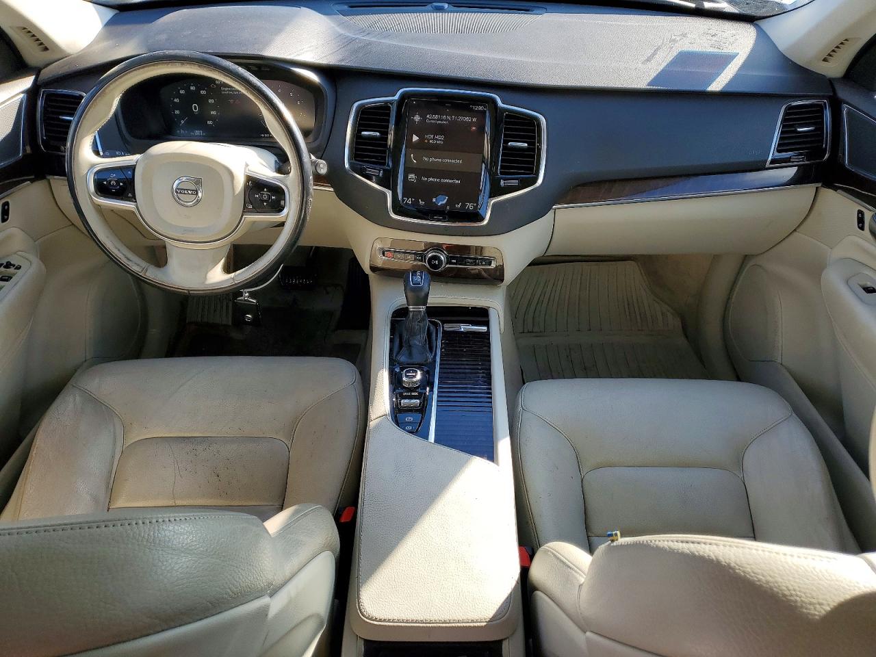 2016 VOLVO XC90 T6 photo 8