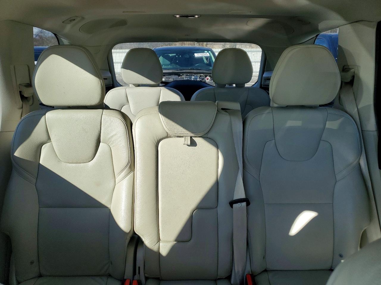 2016 VOLVO XC90 T6 photo 10