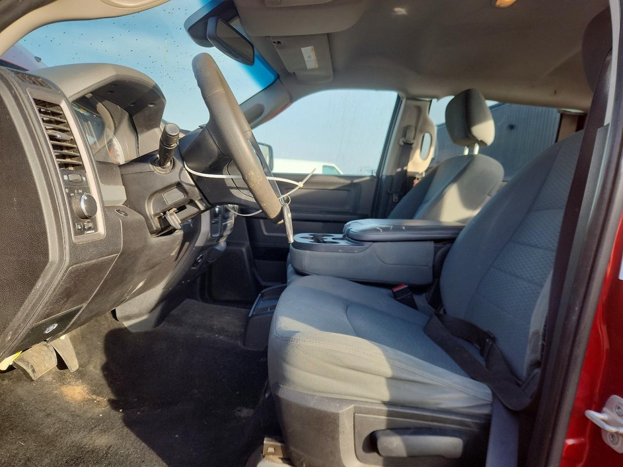 2013 RAM 1500 ST photo 7