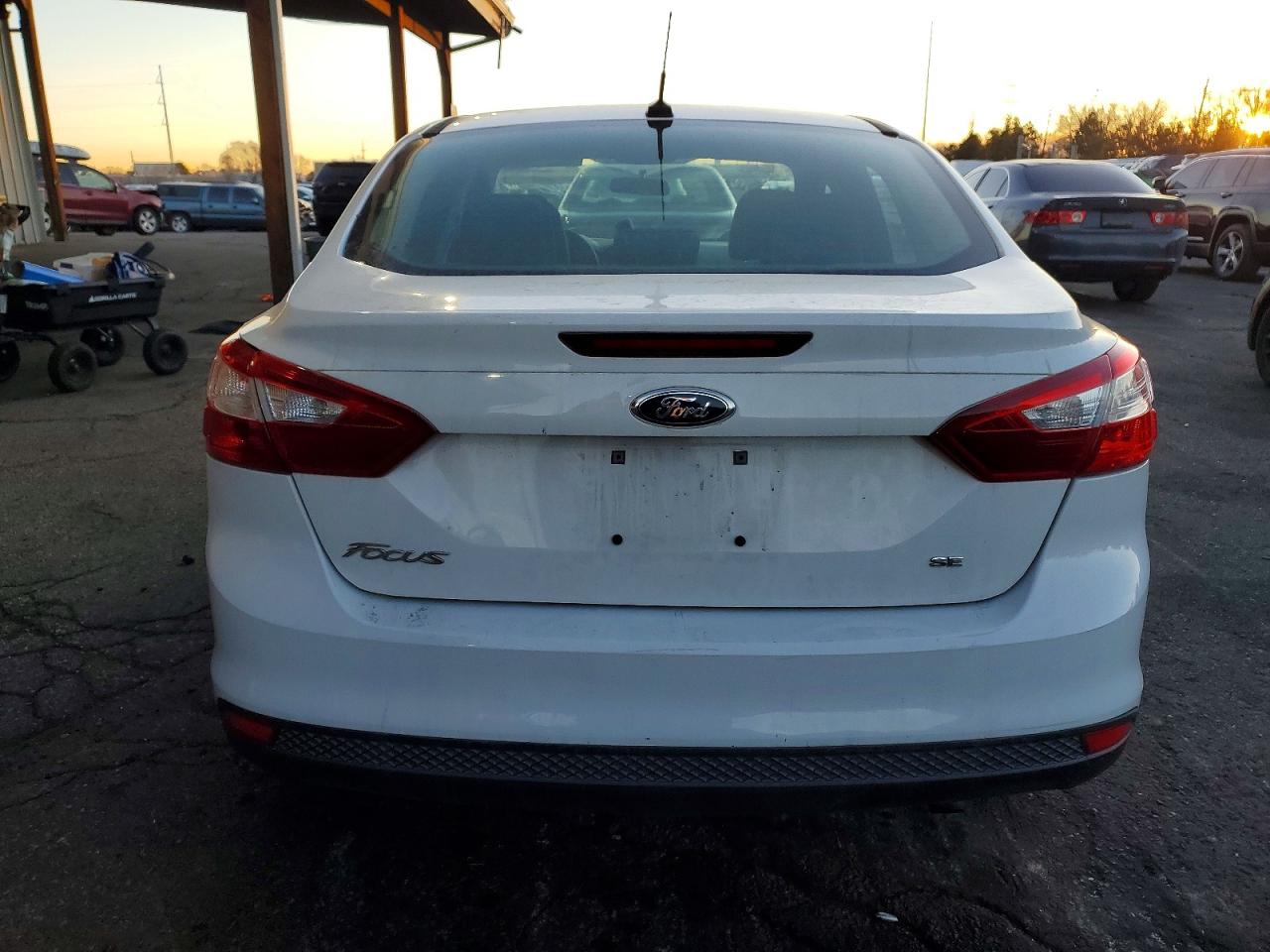 2014 FORD FOCUS SE photo 6