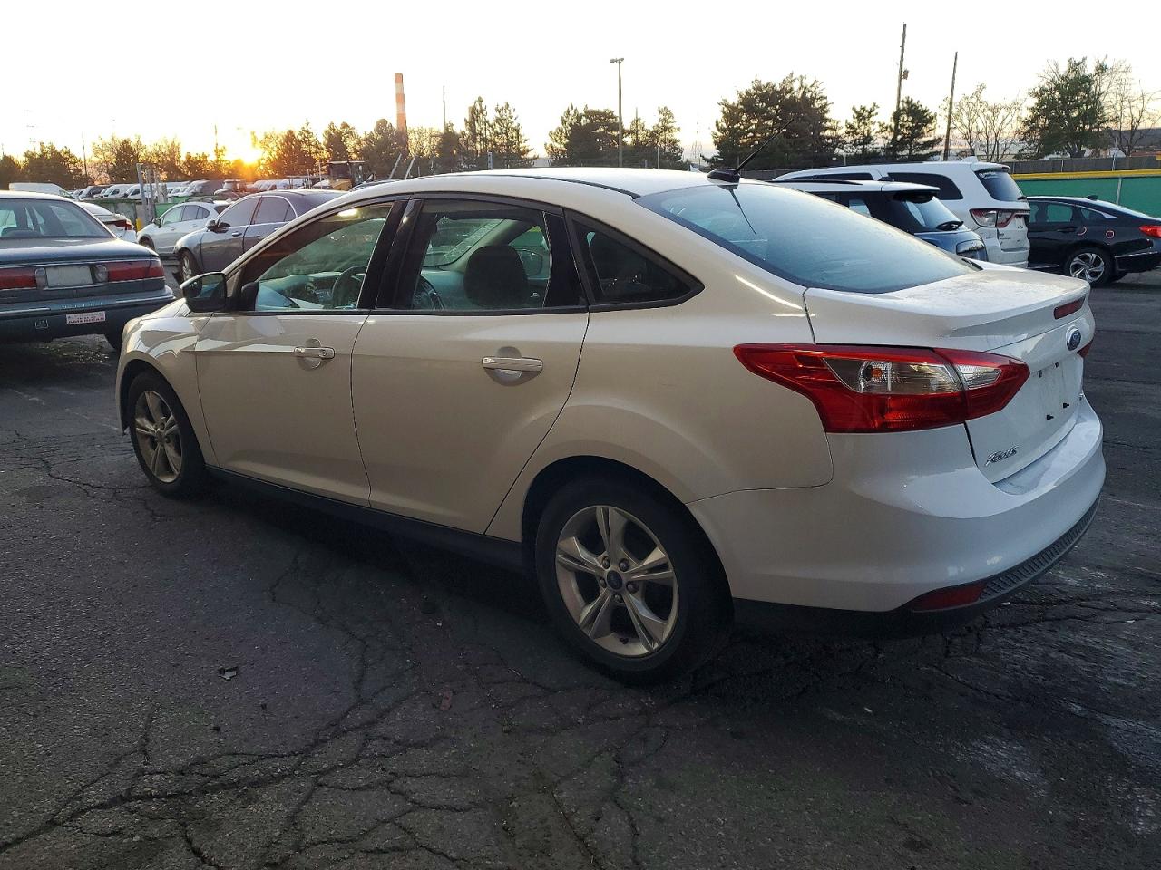 2014 FORD FOCUS SE photo 2