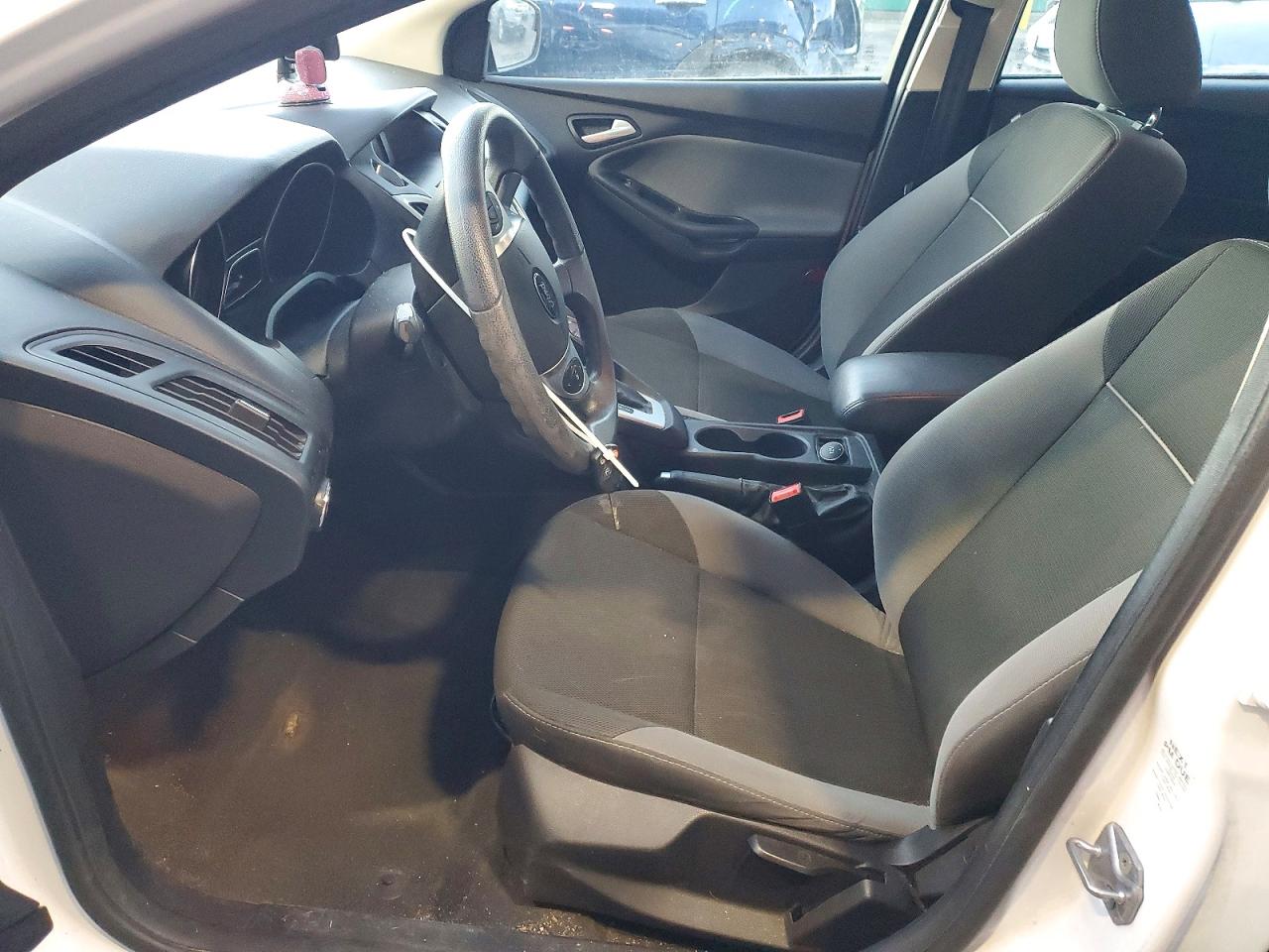 2014 FORD FOCUS SE photo 7