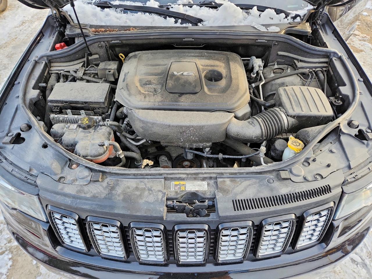2019 JEEP GRAND CHEROKEE LAREDO photo 12