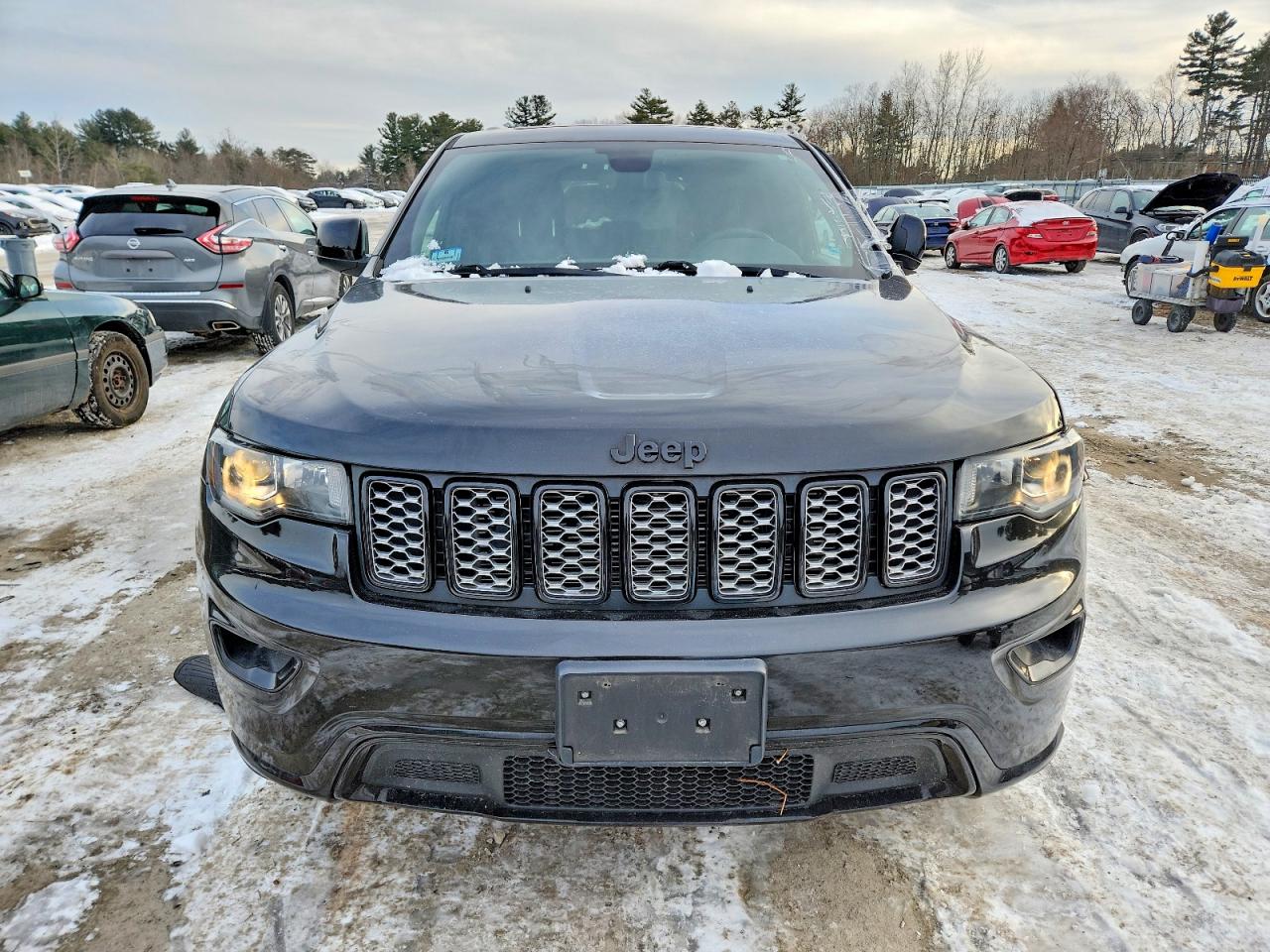 2019 JEEP GRAND CHEROKEE LAREDO photo 5