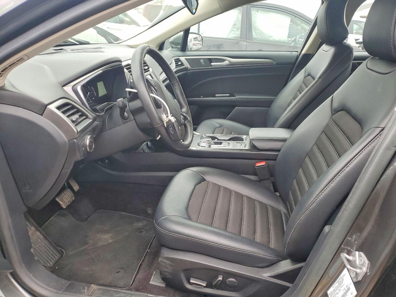2017 FORD FUSION SE photo 7