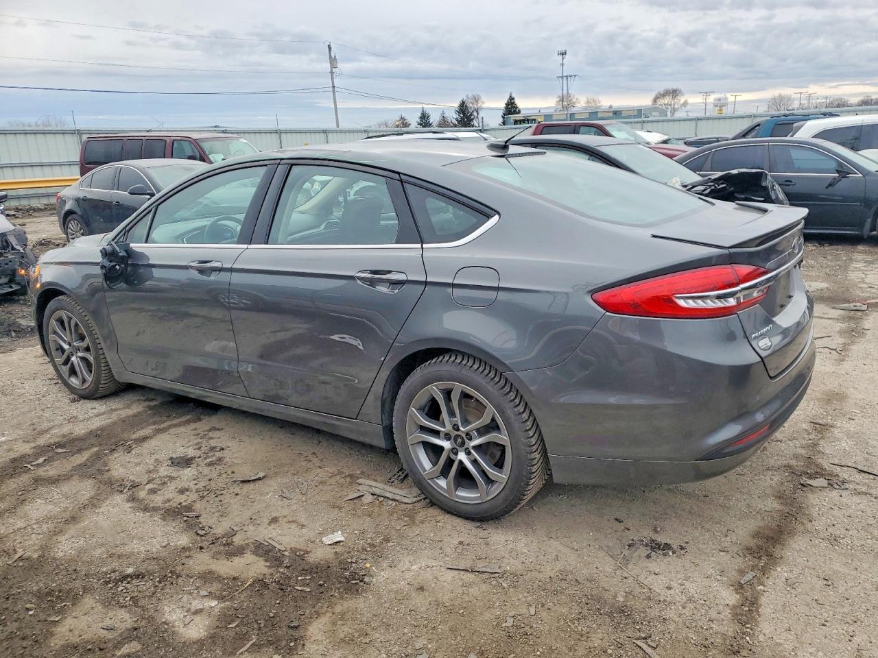 2017 FORD FUSION SE photo 2