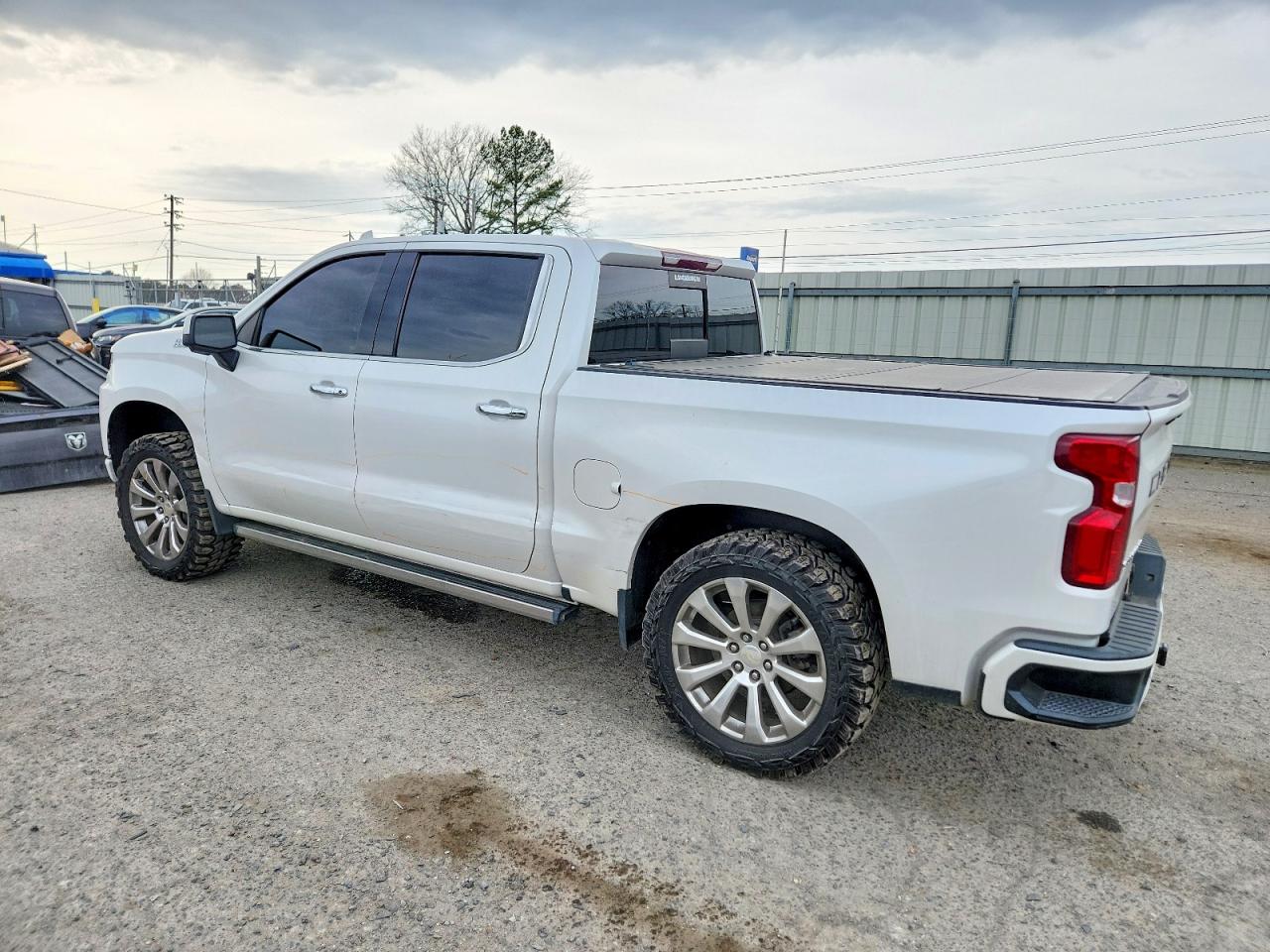 2020 CHEVROLET SILVERADO K1500 HIGH COUNTRY photo 3