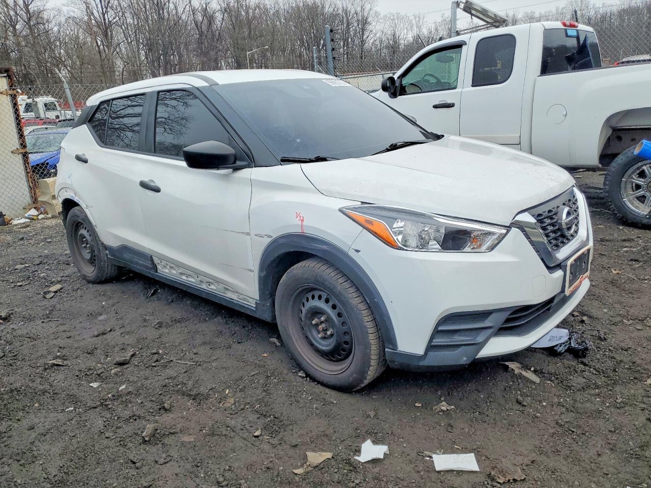 2020 NISSAN KICKS S photo 4