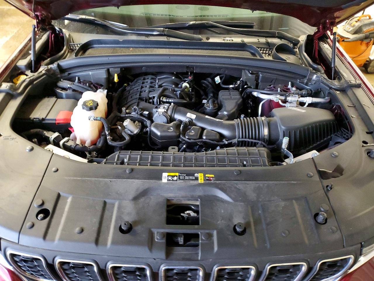 2024 JEEP GRAND CHEROKEE LAREDO photo 12