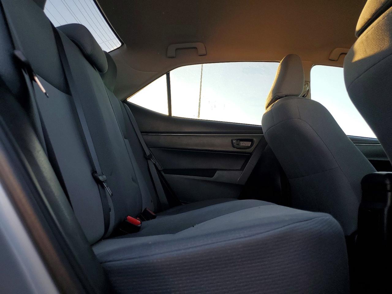 2015 TOYOTA COROLLA L photo 10