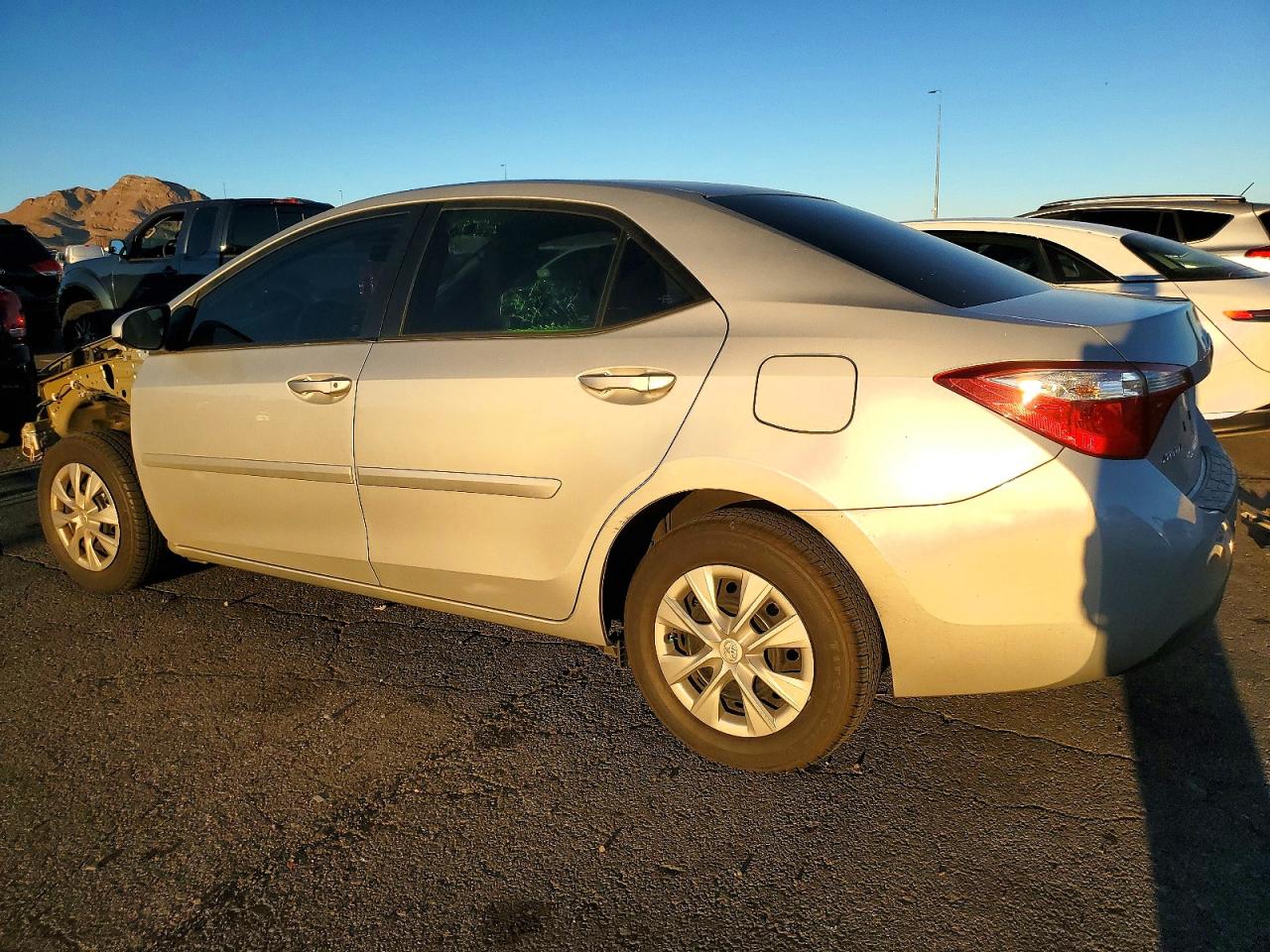 2015 TOYOTA COROLLA L photo 2