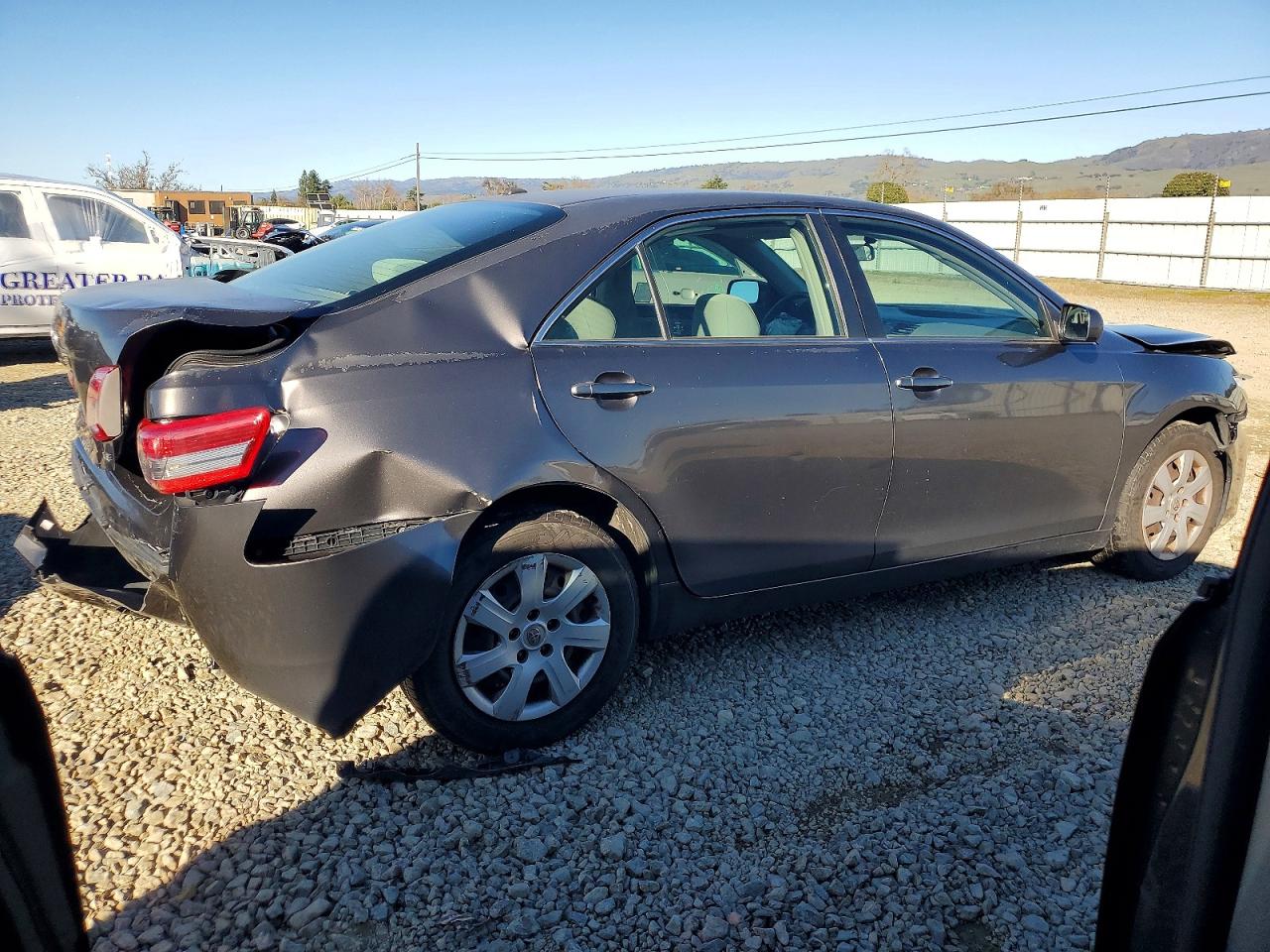 2011 TOYOTA CAMRY BASE photo 3