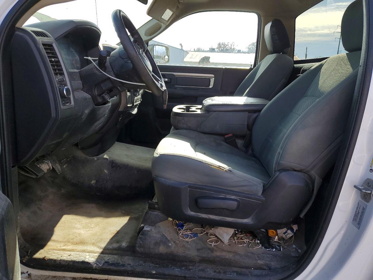 2016 RAM 1500 ST photo 7