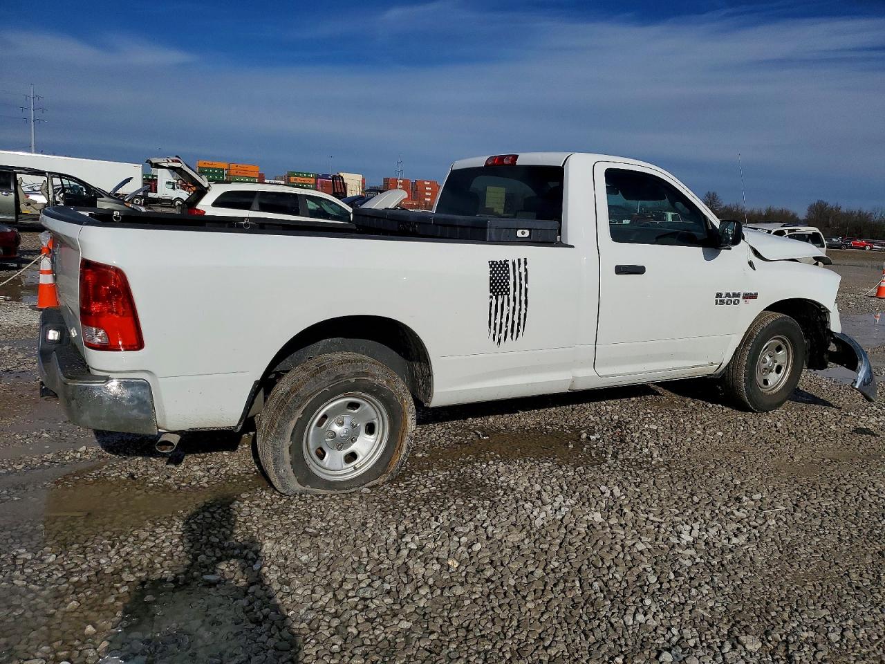 2016 RAM 1500 ST photo 3