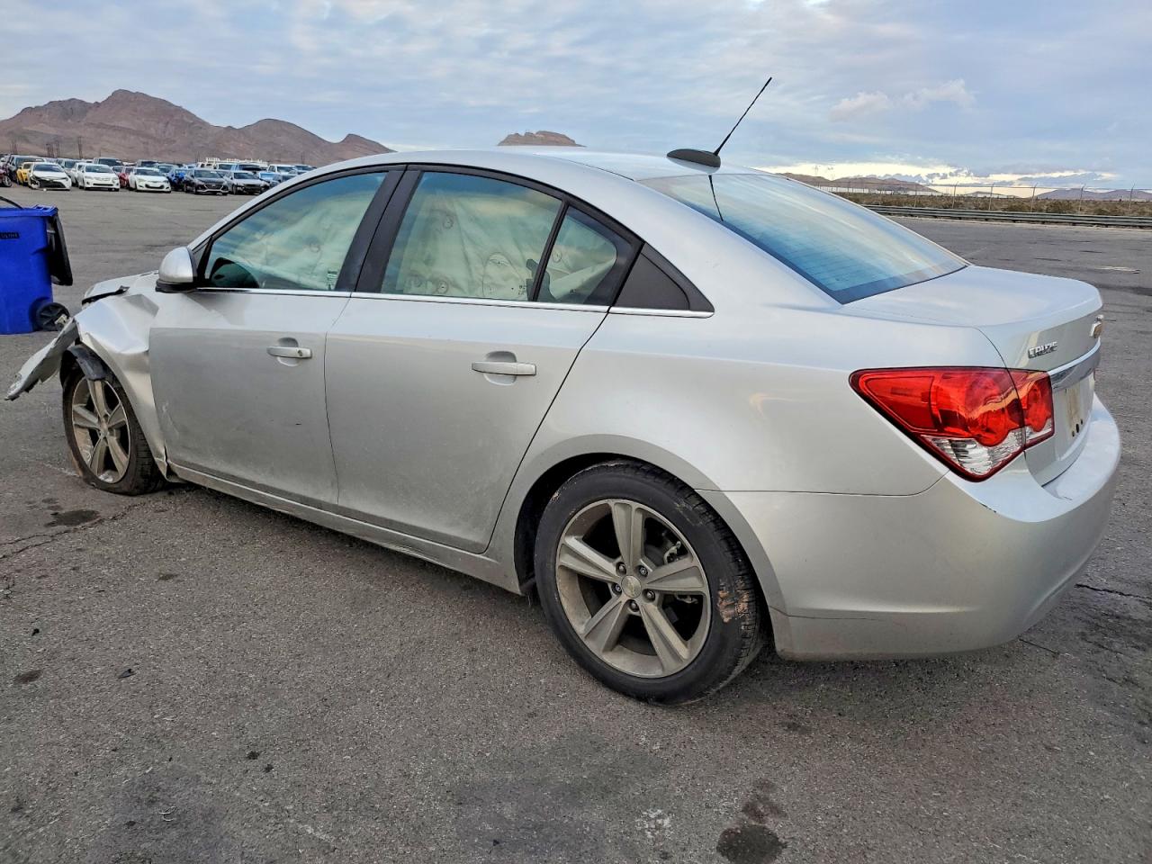 2016 CHEVROLET CRUZE LIMITED LT photo 2
